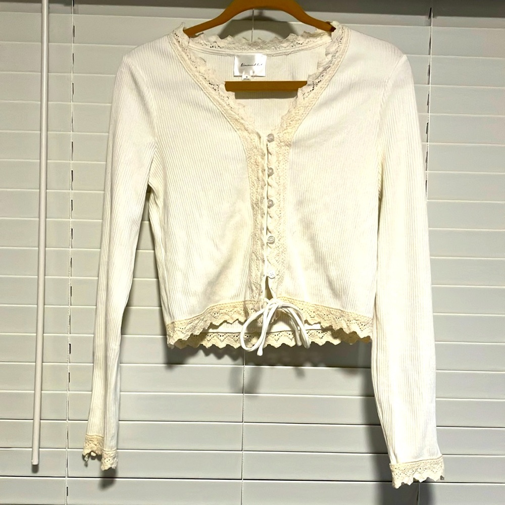 Line & Dot Crop Shirt